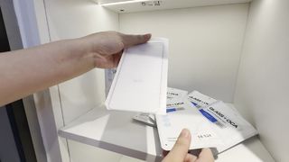 Oca 제품 쇼케이스가 포함된 FINE 유리